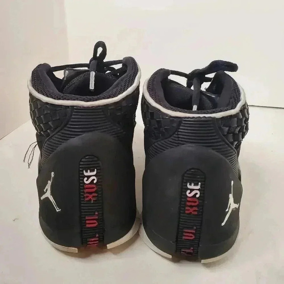 007 AIR JORDAN 15 RETRO SE 'BLACK METALLIC SILVER' MEN size 8.5 - Picture 4 of 10